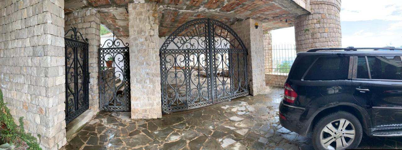 Villa Celaj “The Castle” Krujë 外观 照片